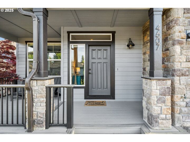 Property Photo:  4607 NE 126th Cir  WA 98686 