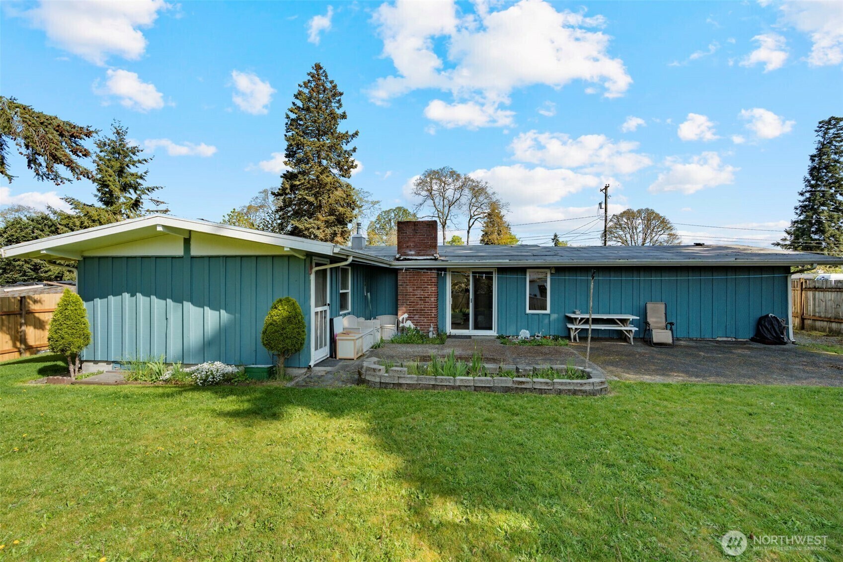 Property Photo: 8102 Oakridge Drive SW WA 98498