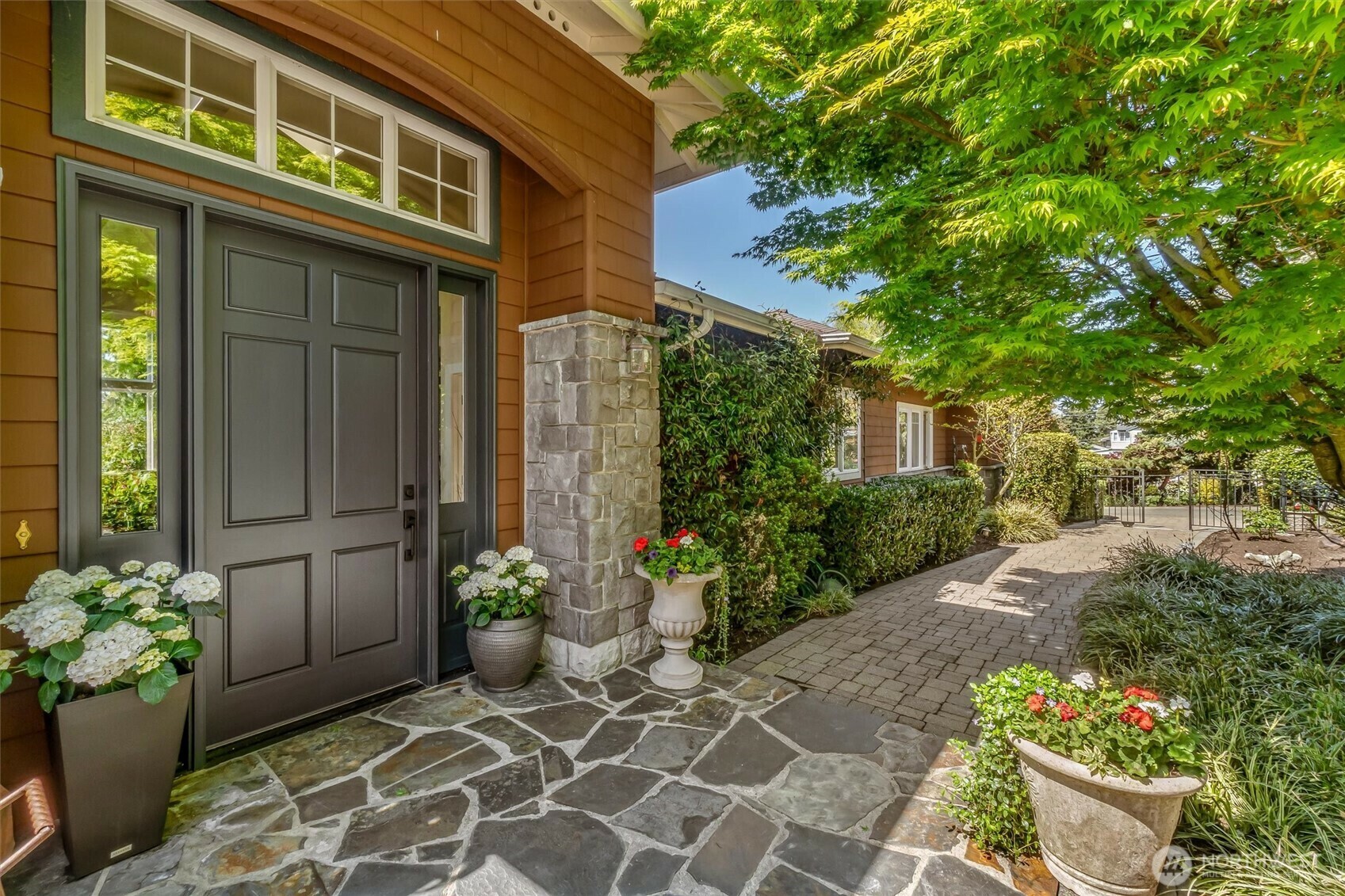 Property Photo: 932 9th Avenue N WA 98020