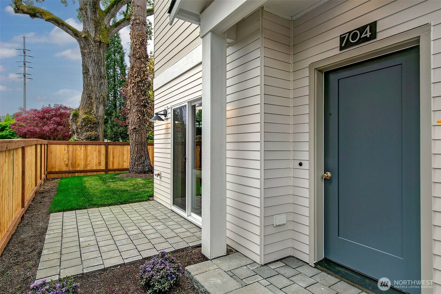 Property Photo: 704 N 107th Street WA 98133