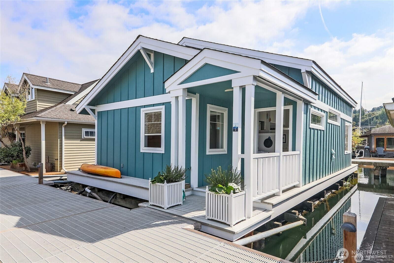 Property Photo: 1213 E Shelby Street 7 WA 98102