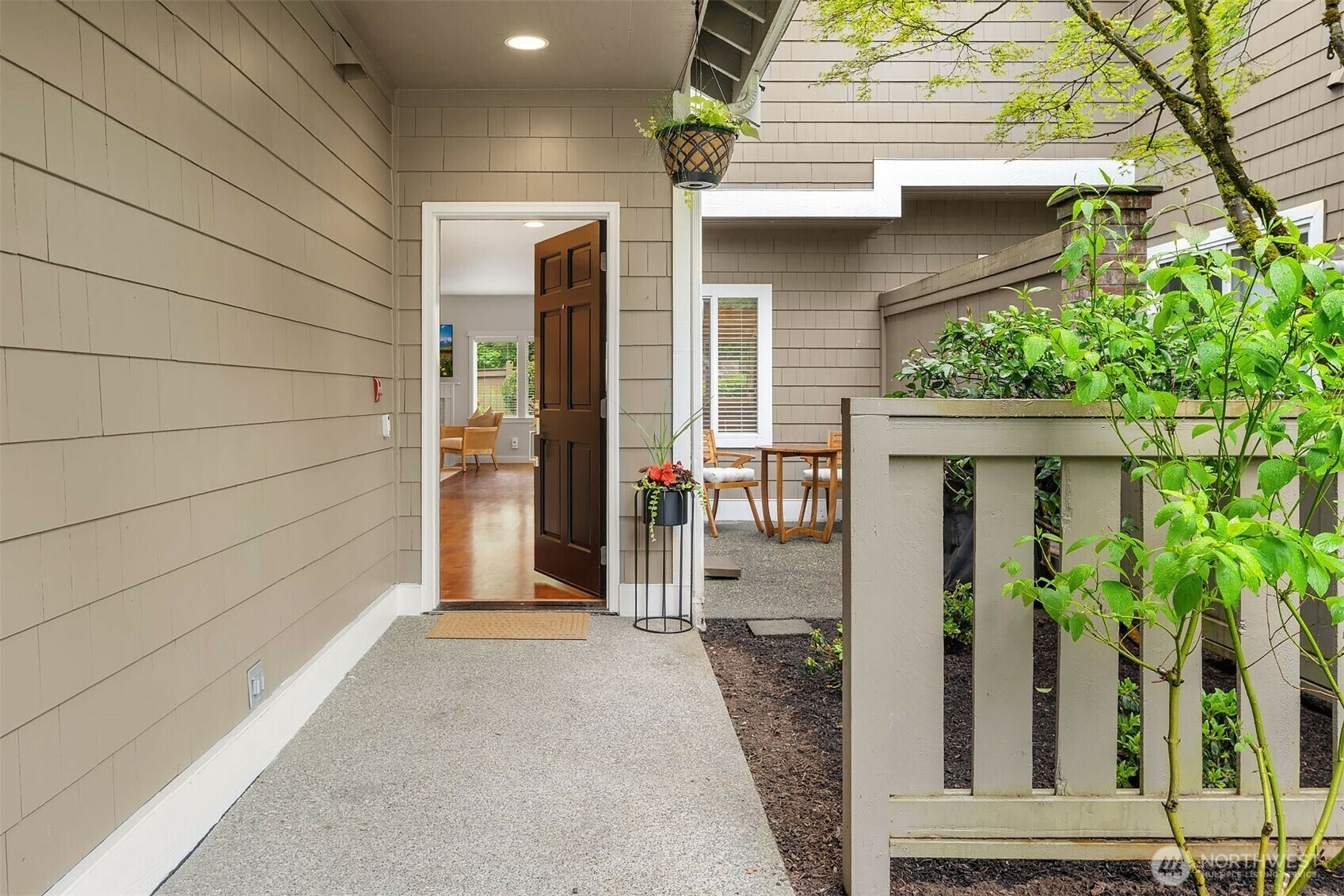 Property Photo:  10005 NE 37th Court 106  WA 98033 