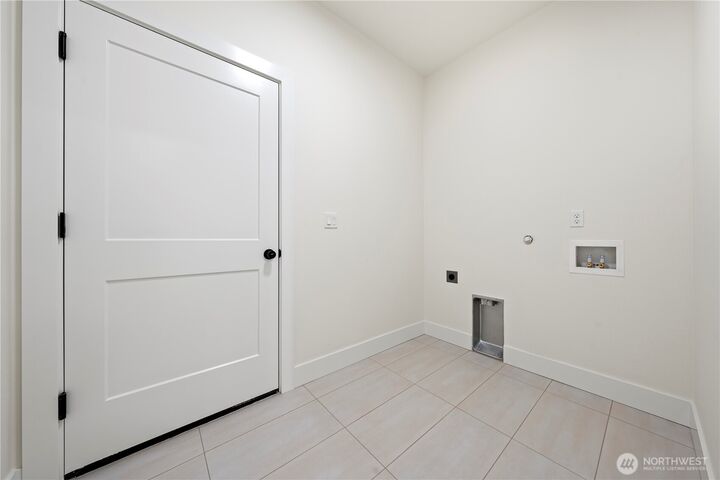 Property Photo:  1169 E Mt Hood Street  WA 99344 