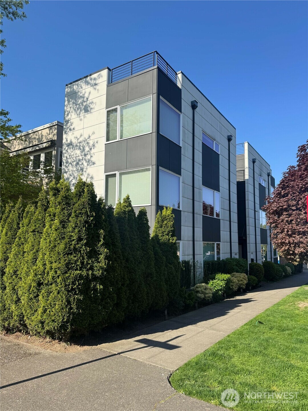 Property Photo: 4121 E Newton Street WA 98112
