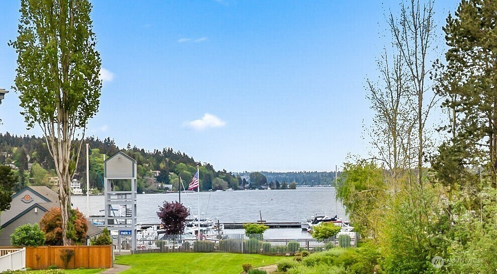 6125 NE 175th Street M-202  Kenmore WA 98028 photo