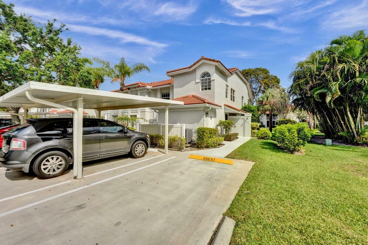 Property Photo: 7669 Springwater Place 202 FL 33437