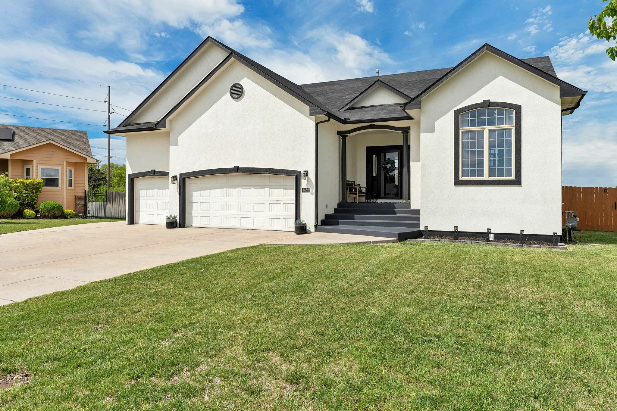 Property Photo: 1459 S Shiloh Ct KS 67207-6587