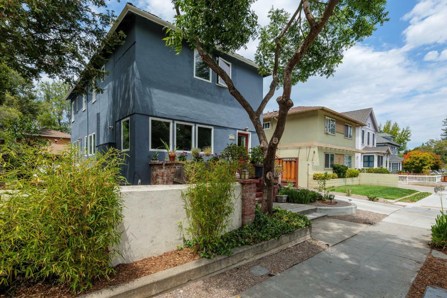 Property Photo: 643 Channing Avenue CA 94301