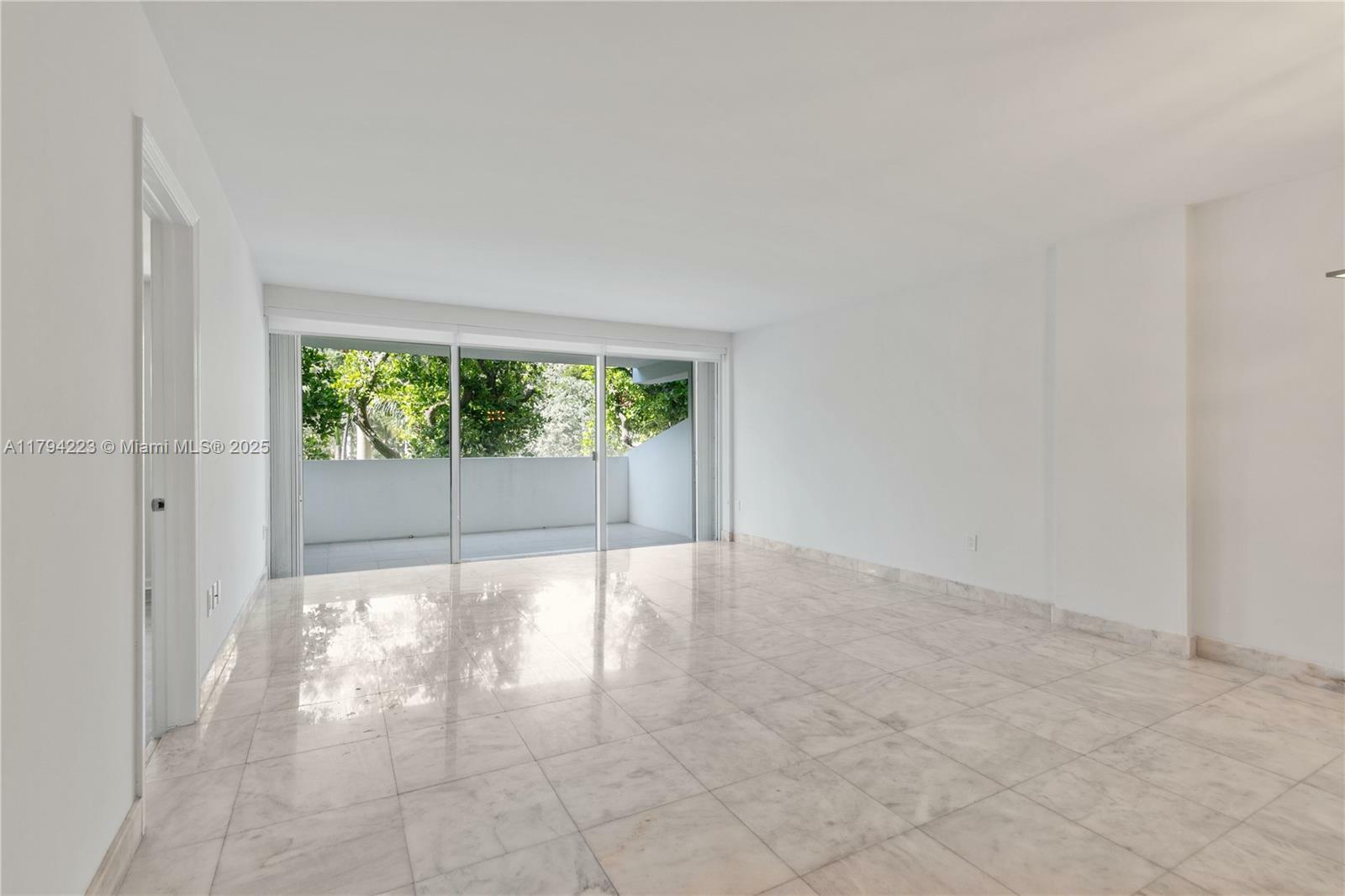 Property Photo: 155 Ocean Lane Dr 207 FL 33149