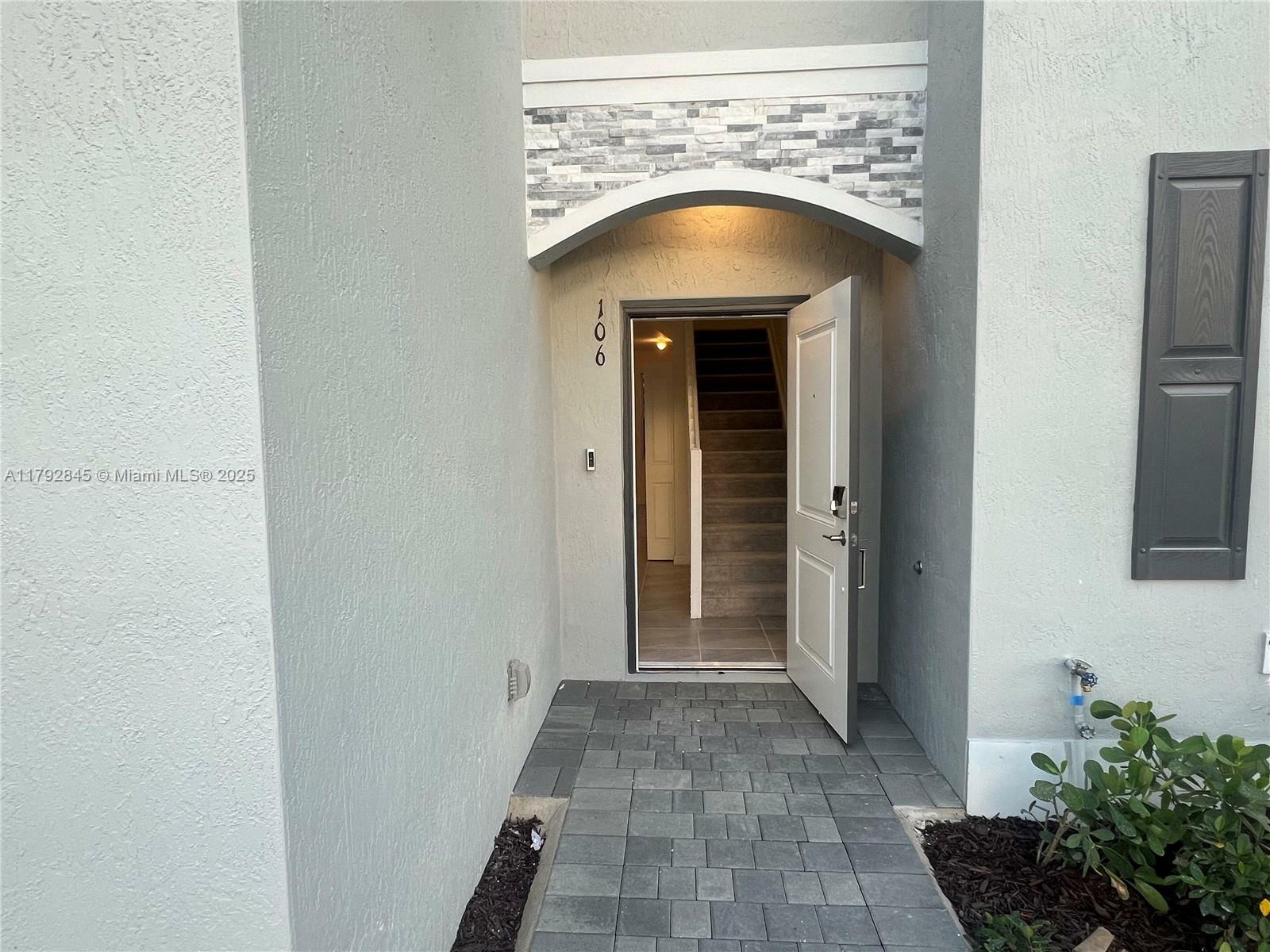 Property Photo: 106 SE 11ct FL 33034