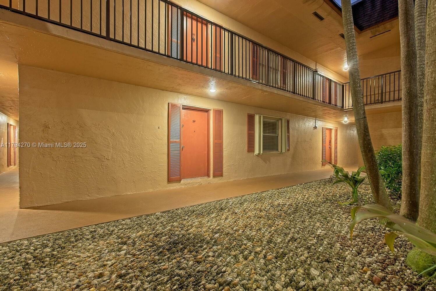 Property Photo: 11297 SW 88th St 117M FL 33176