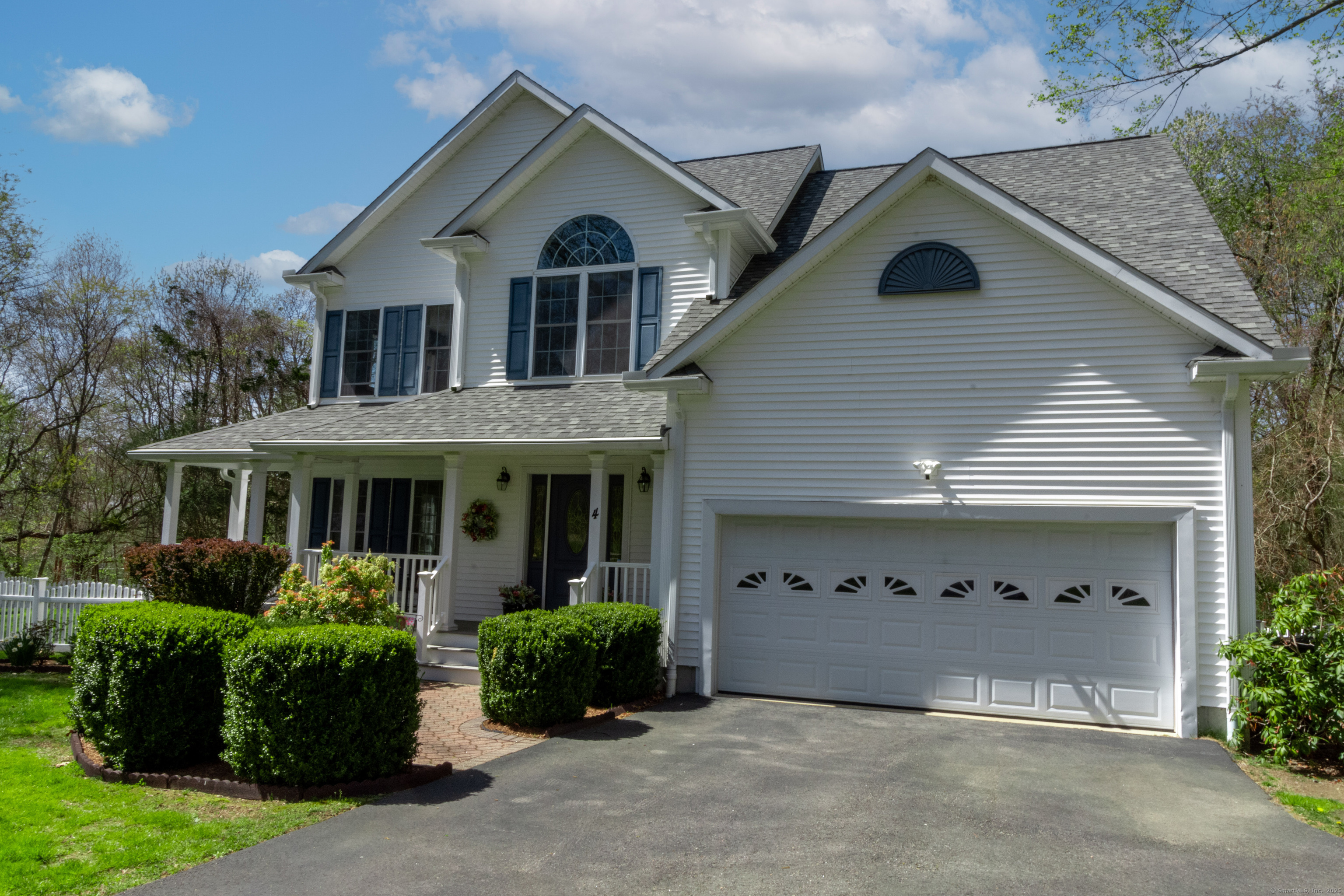 Property Photo: 4 Sherwood Trace CT 06335
