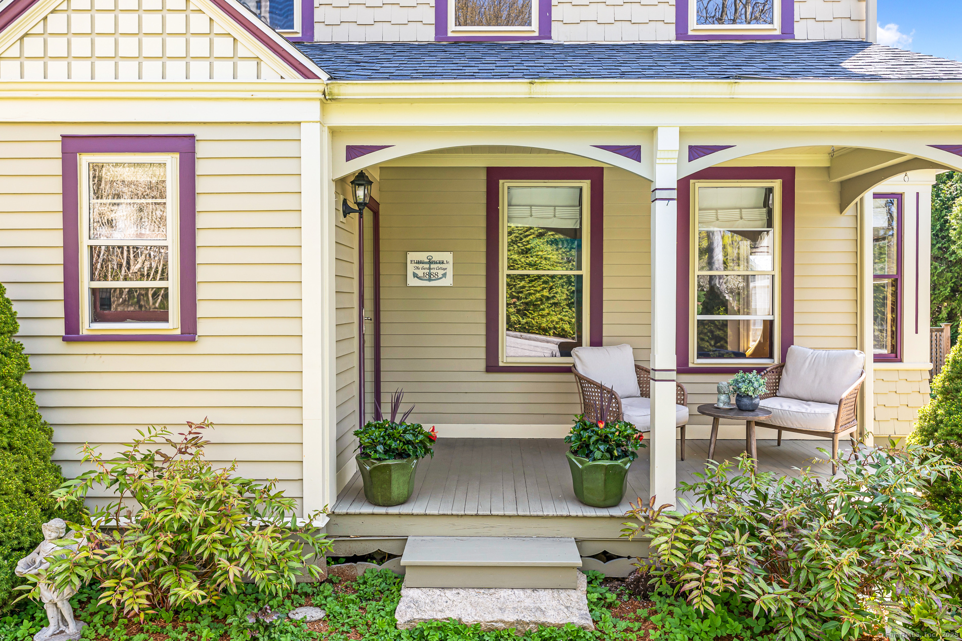 Property Photo:  18 Elm Street  CT 06355 