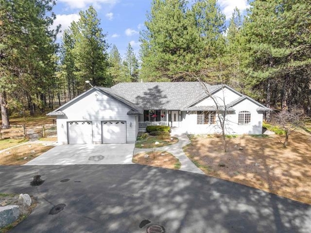 Property Photo: 815 E Shelter Ln WA 99006