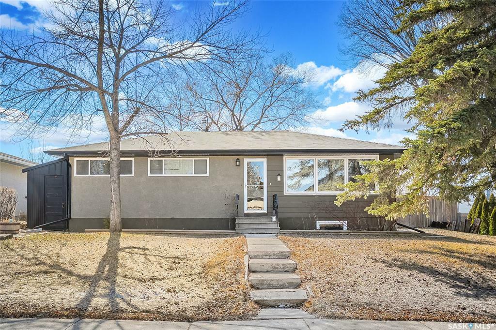 Property Photo: 2 Young Crescent SK S7J 2C4