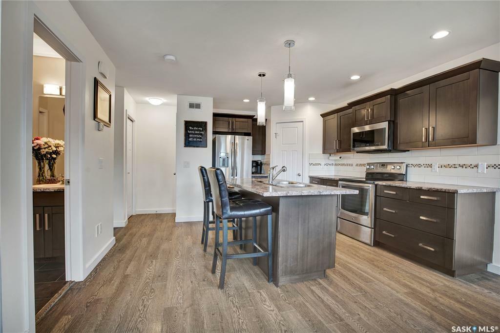 Property Photo: 38 2nd Avenue N 1 SK S0K 2T0