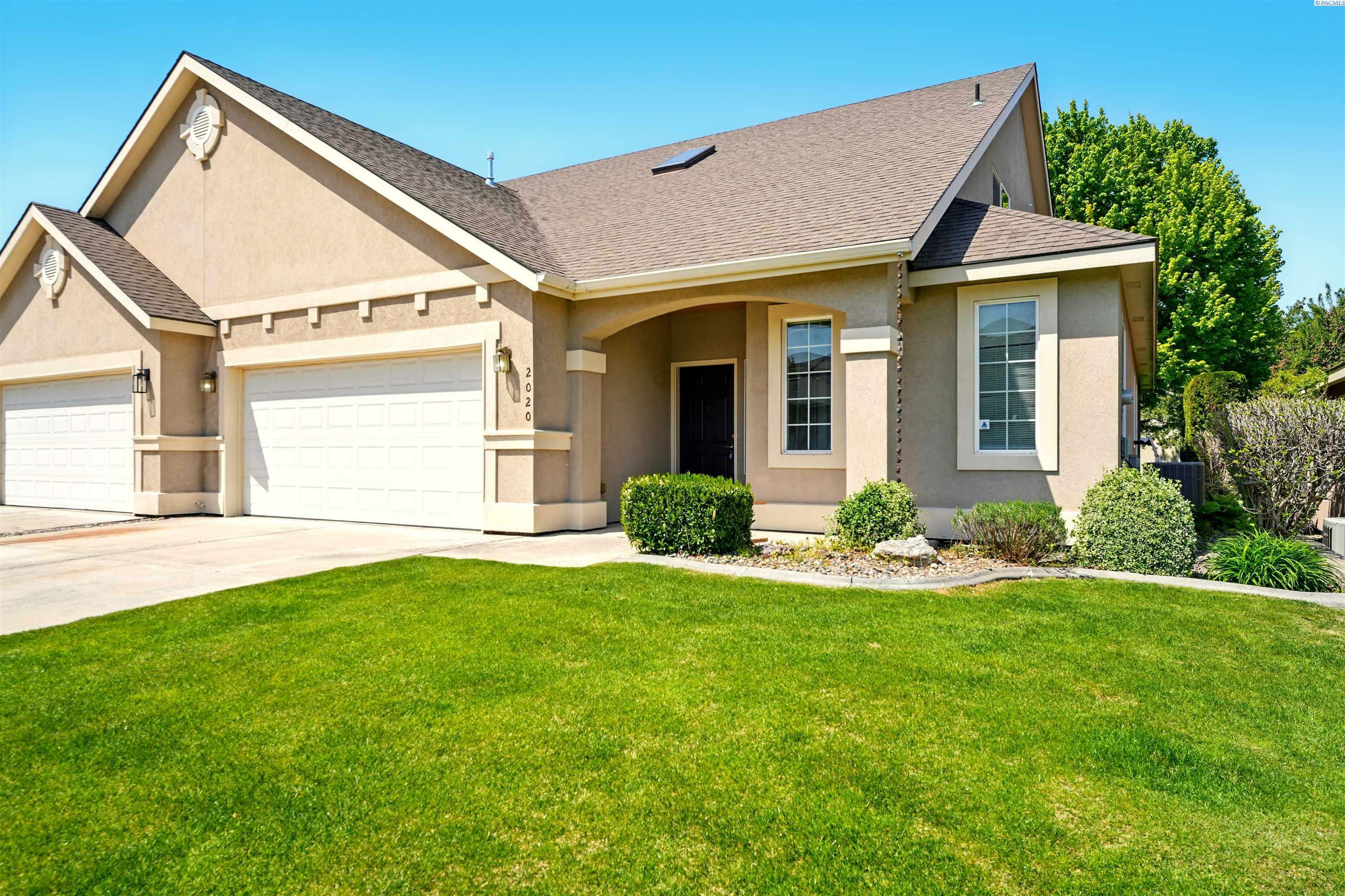 Property Photo: 2020 Greenbrook Blvd WA 99352