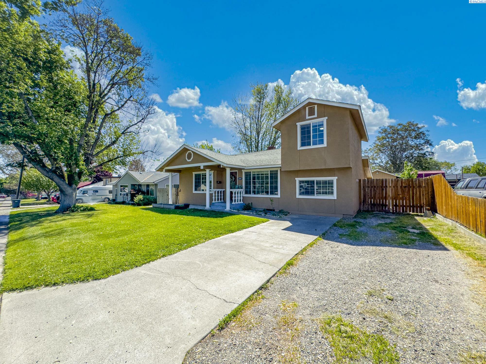 Property Photo: 2009 W 3rd Ave WA 99336