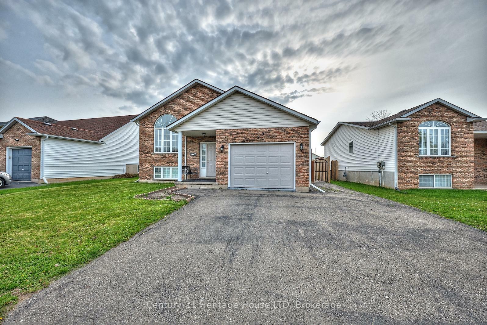 Property Photo: 918 Concession Road ON L2A 6B8