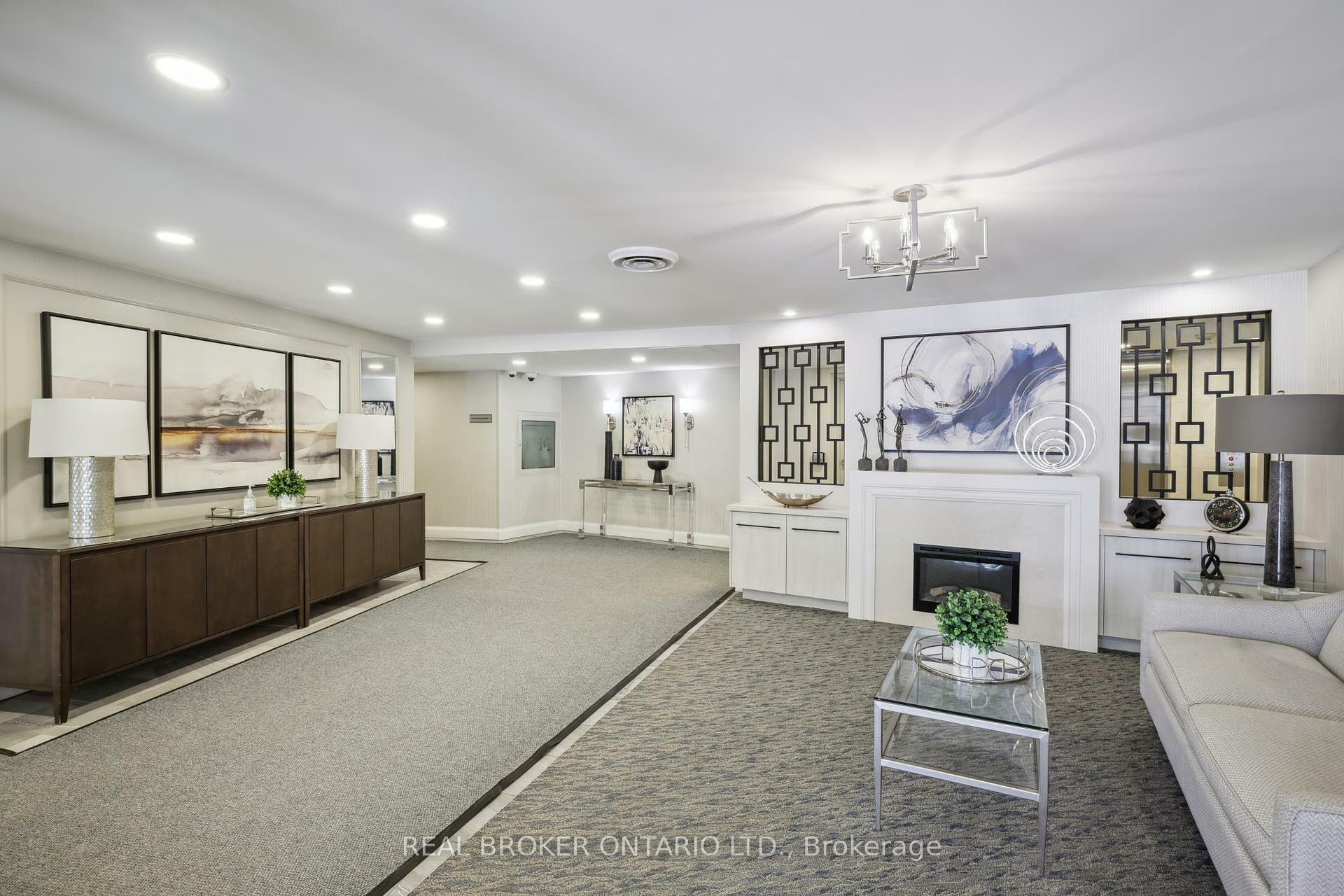 Photo de la propriété:  1230 Marlborough Court 506  ON L6H 3K6 