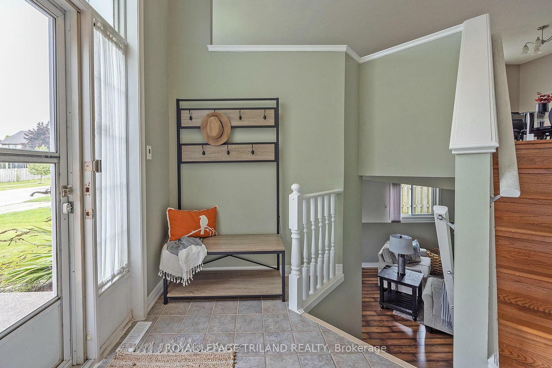 Property Photo: 253 McGarrell Drive ON N6G 5E8