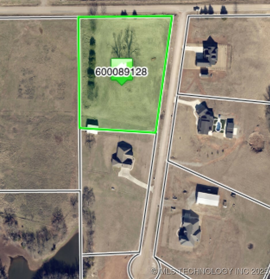 Property Photo: 2224 N Fairlake Drive OK 74075