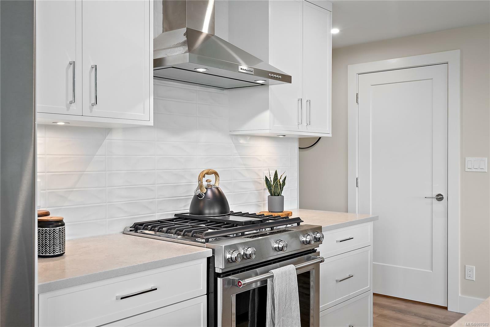 Property Photo: 2520 Hackett Cres 309 BC V8M 0B9