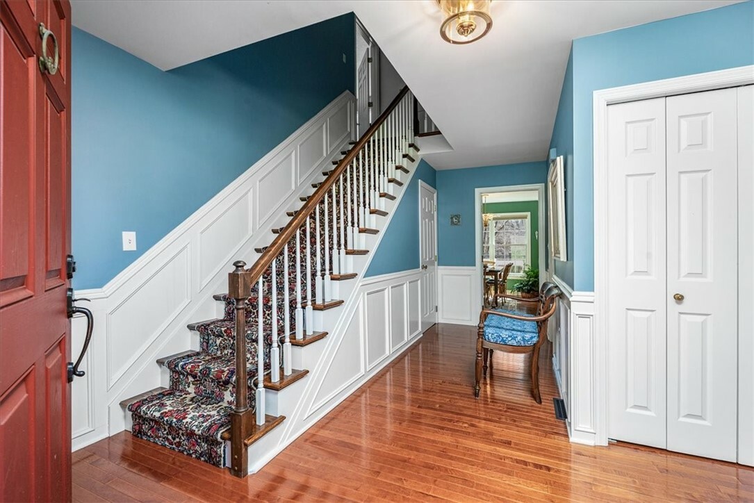 Property Photo: 1622 King James Dr PA 15237