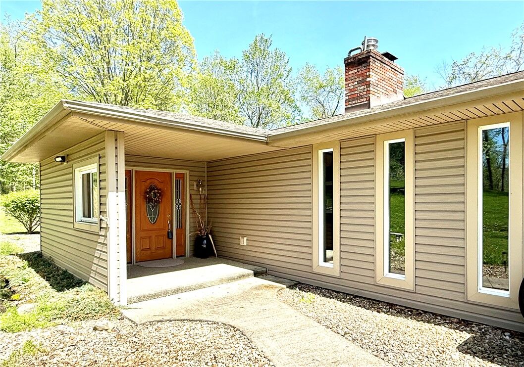 Property Photo: 334 Leeper Rd PA 15012