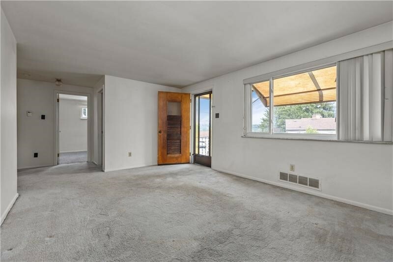 Property Photo: 406 Tintsman Ave PA 15137