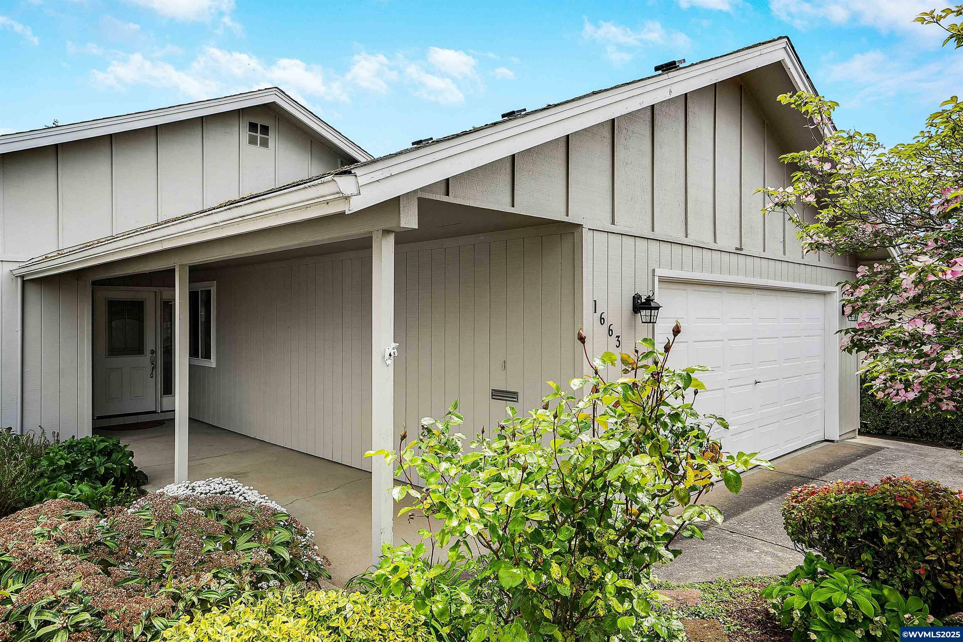 Property Photo: 1663 Sunrise Cir NW OR 97304
