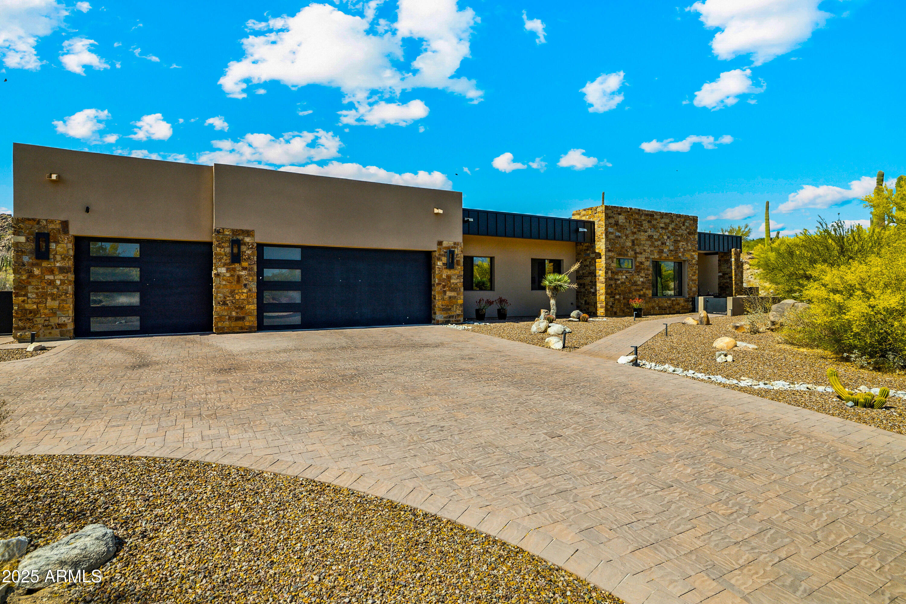 Property Photo: 1305 W Tortolita Mountain Circle AZ 85755