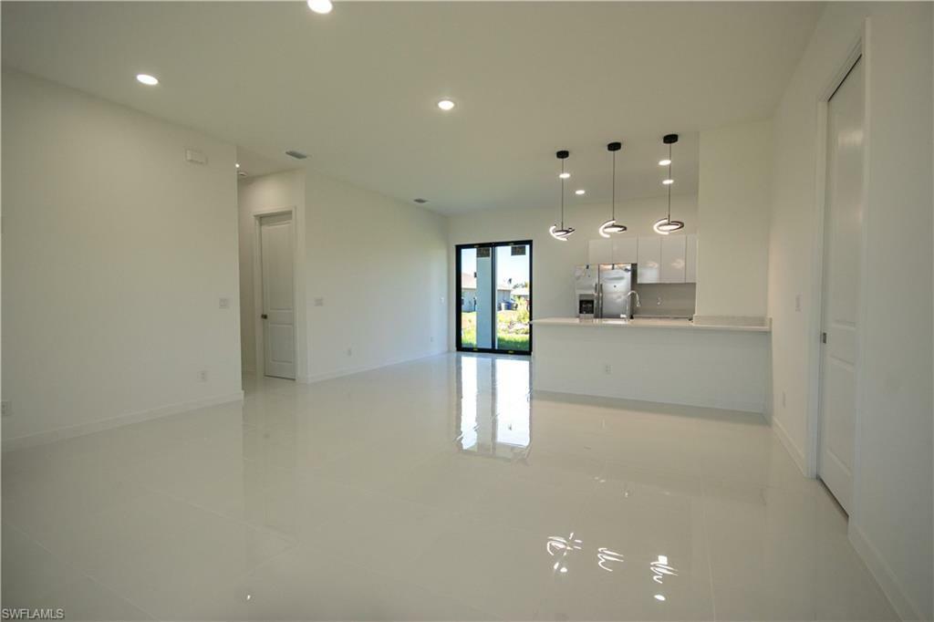 Property Photo: 3610 22nd St SW FL 33976