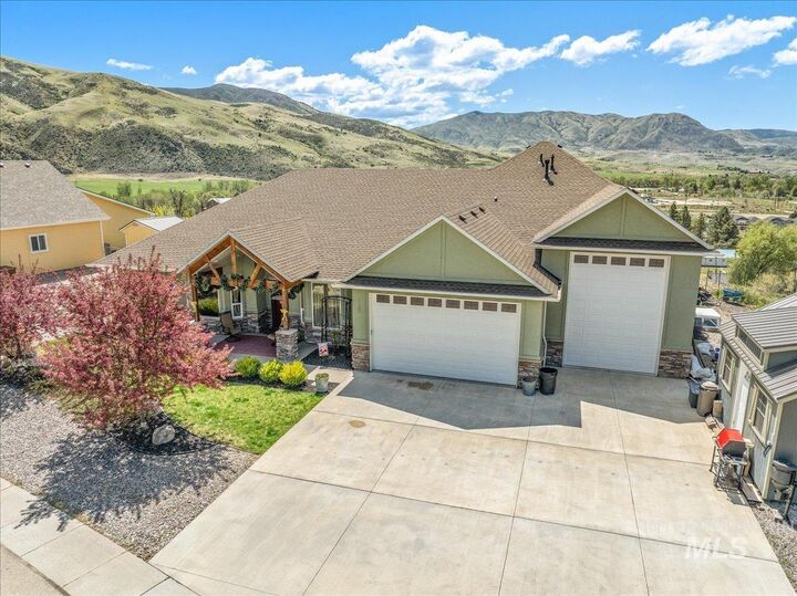 Property Photo:  120 S. Riverside Dr.  ID 83629 