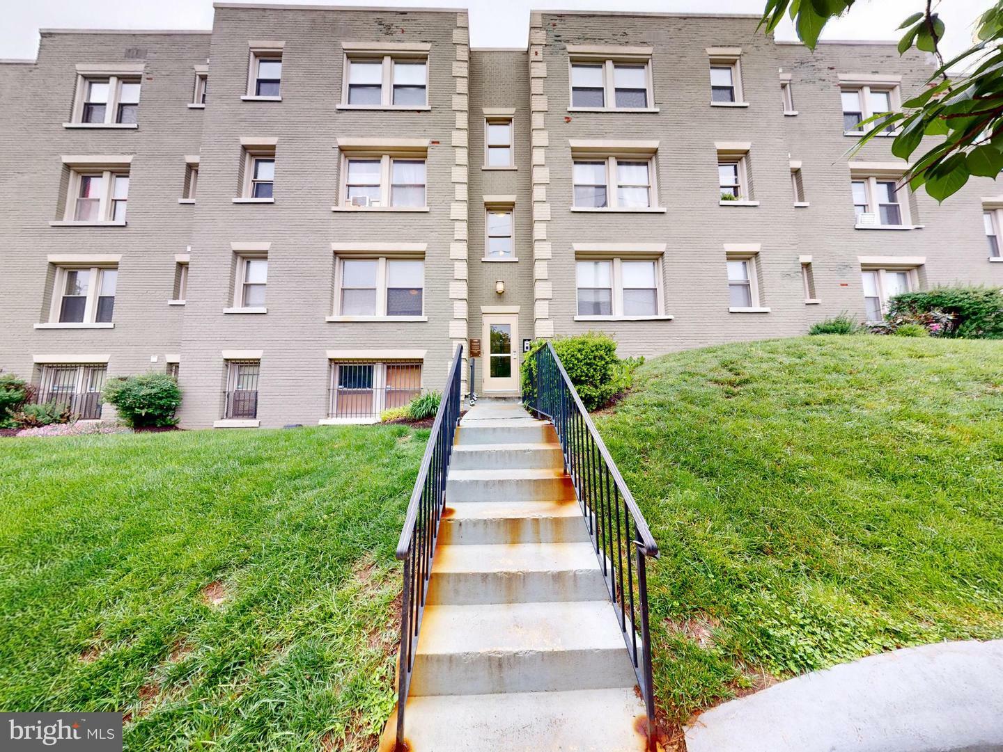 Property Photo: 4408 1st Place NE 14 DC 20011