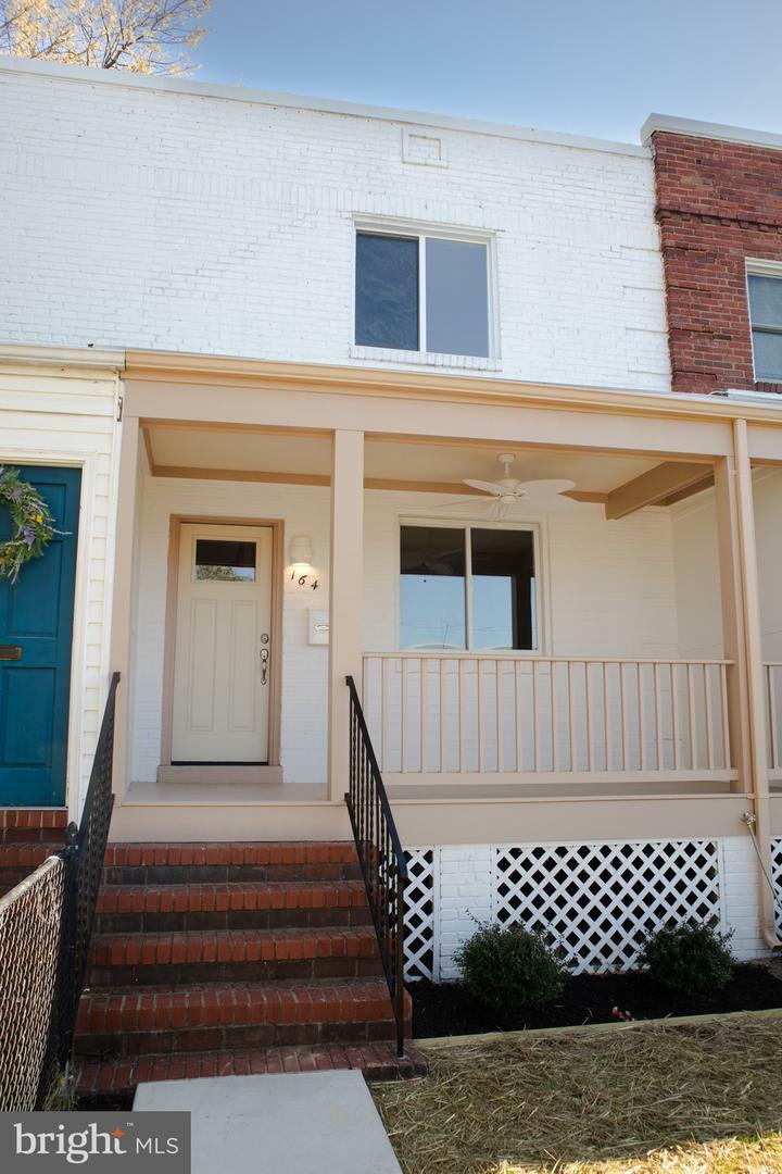 Property Photo: 164 Wesmond Drive VA 22305