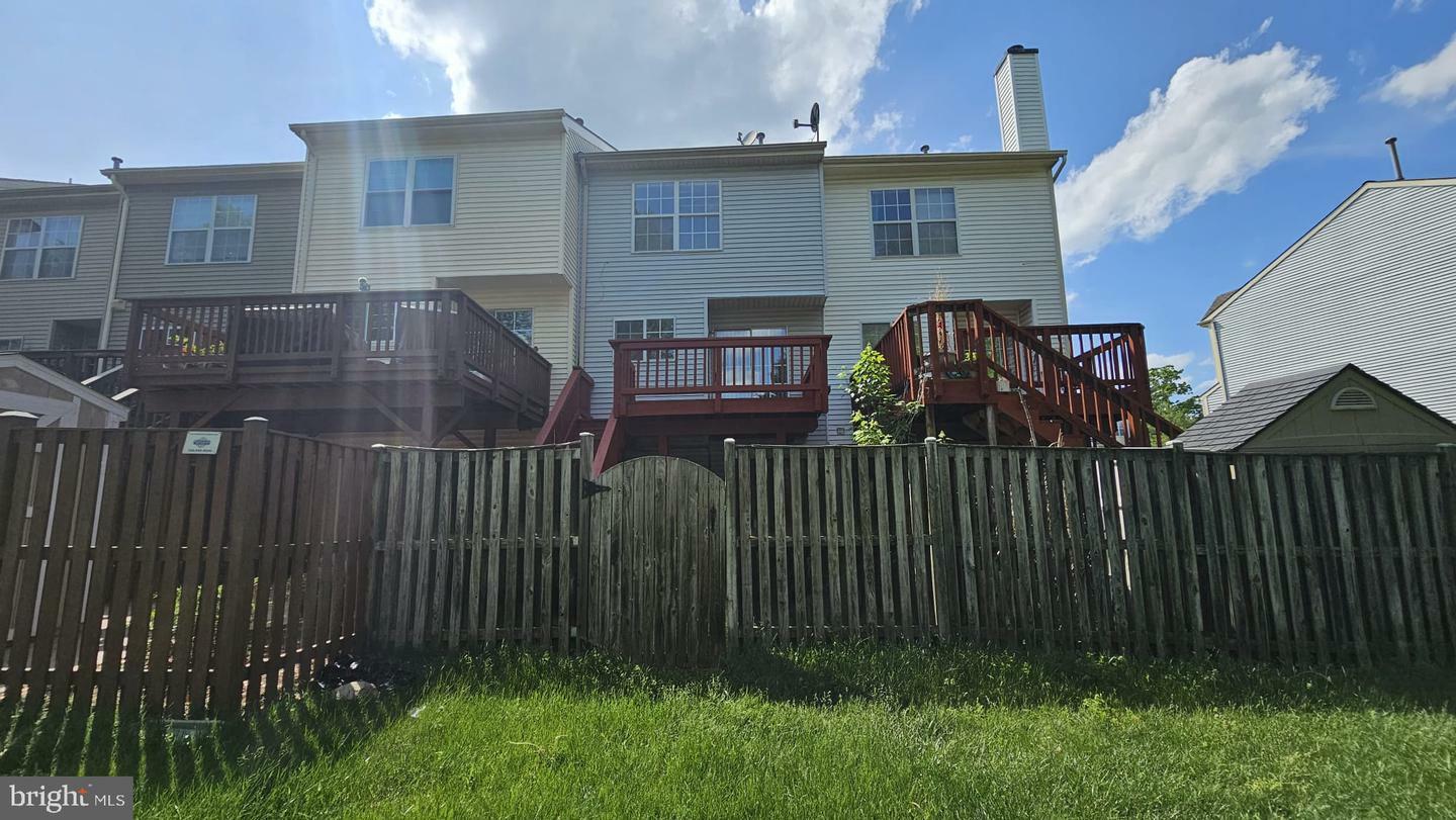 Property Photo: 14123 Autumn Circle VA 20121