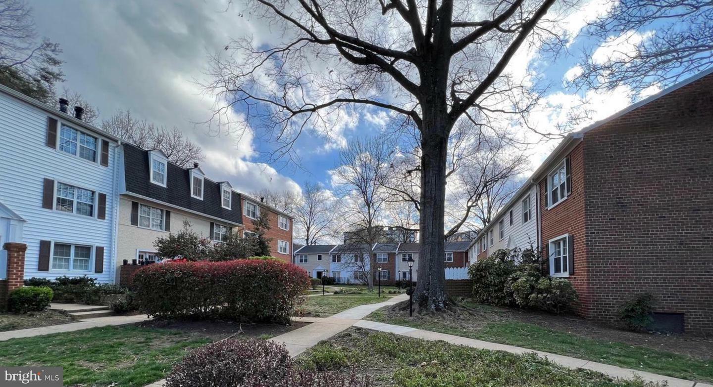 Property Photo: 2663 S Walter Reed Drive A VA 22206