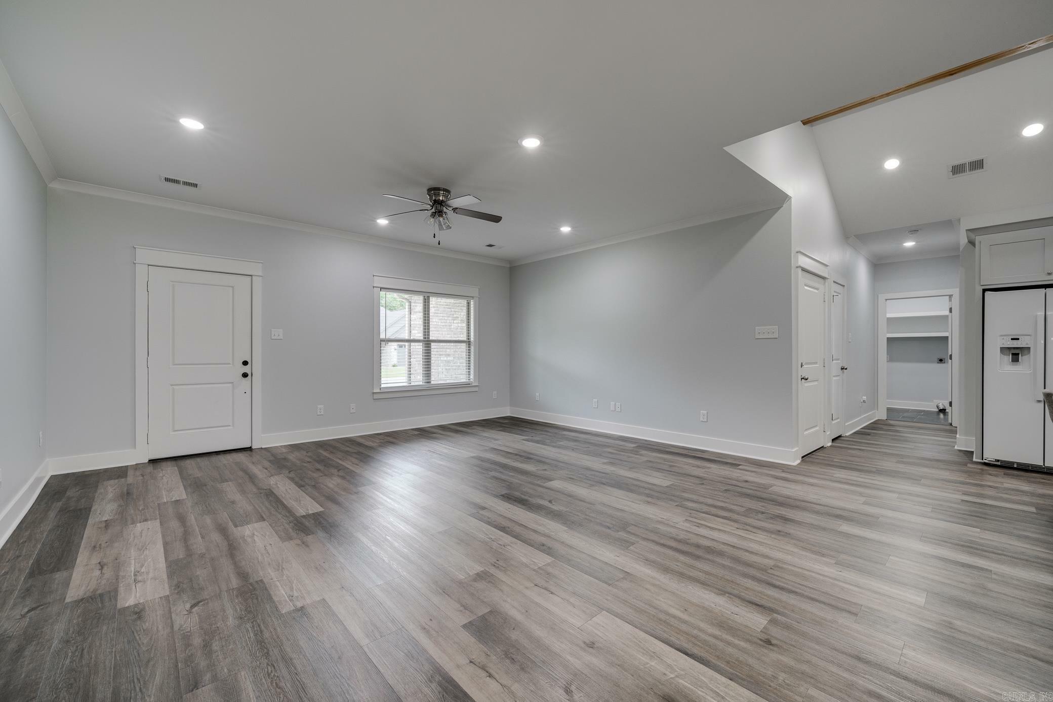 Property Photo: 214 Heather Loop AR 72012