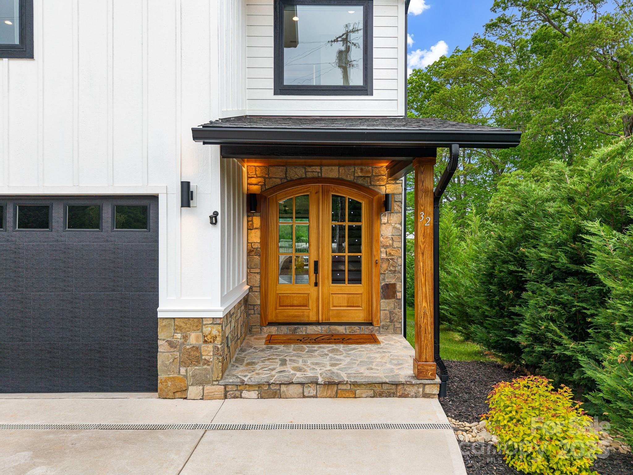 Property Photo: 32 Taylor Mountain Road NC 28715