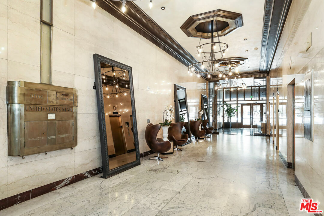 Property Photo: 460 S Spring St CA 90013