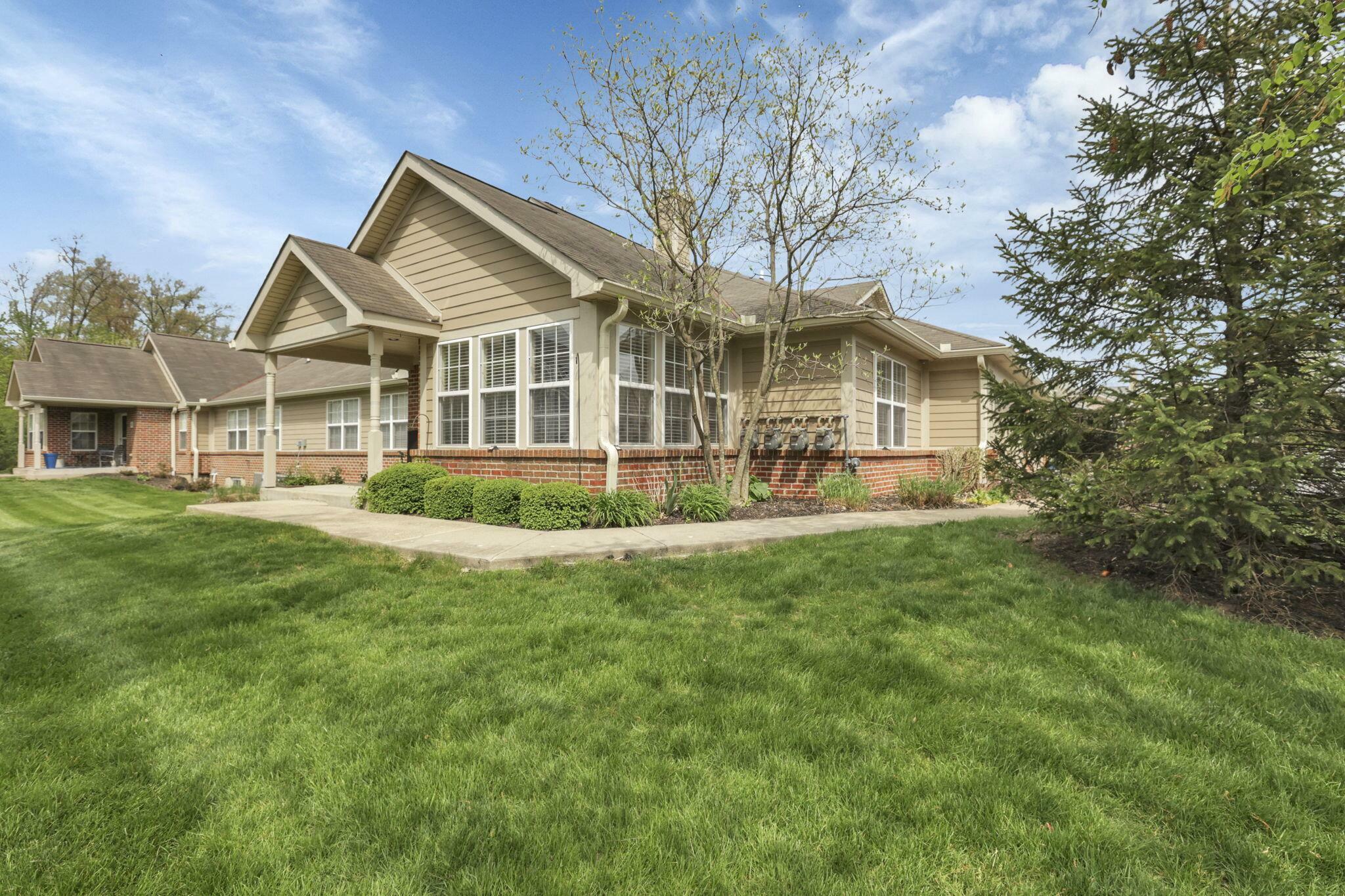 Property Photo: 5324 Nottinghamshire Lane OH 43081