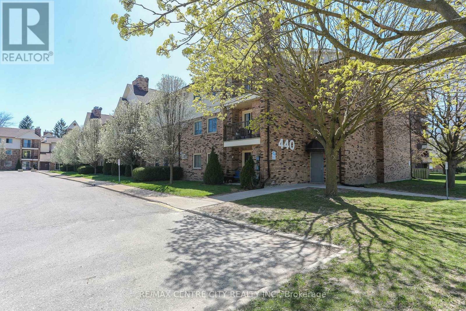 Property Photo: 440 Wellington Street 308 ON N5R 5X5