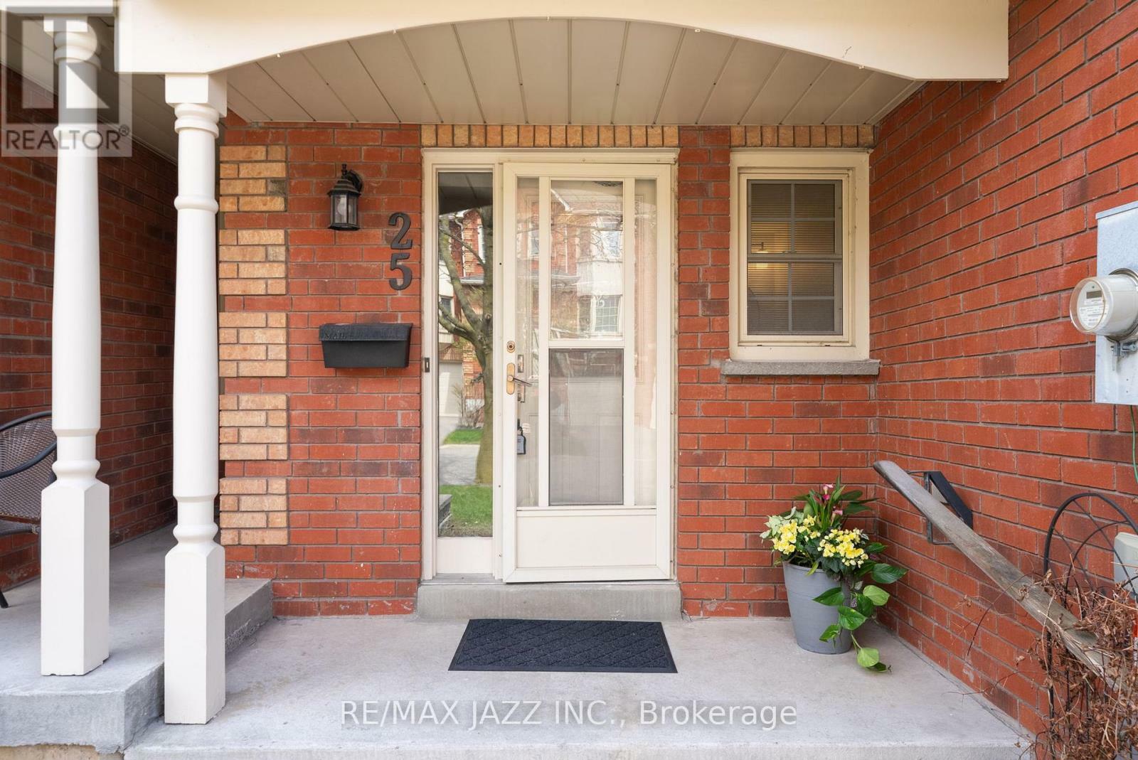 Property Photo: 1610 Crawforth Street 25 ON L1N 9B1