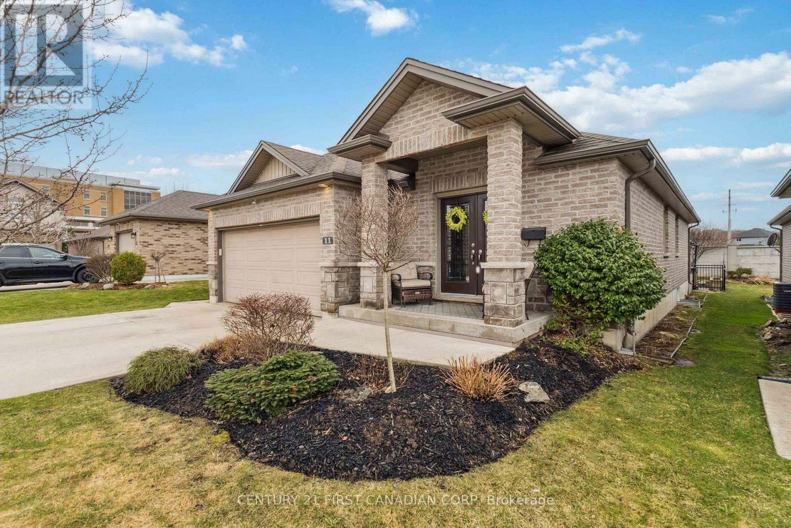 Photo de la propriété: 1430 Highbury Avenue North 11 ON N5Y 6M4