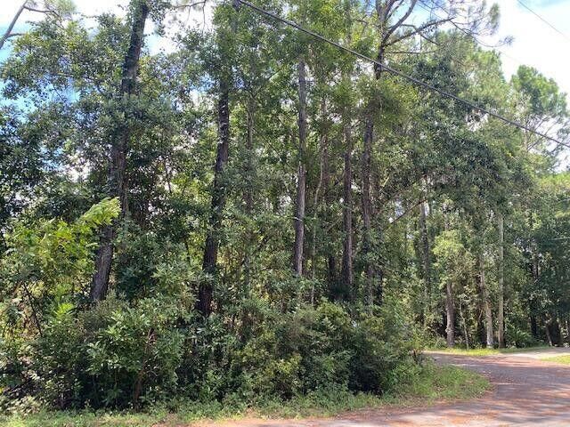 Property Photo: 2825 Teepee Road FL 32566