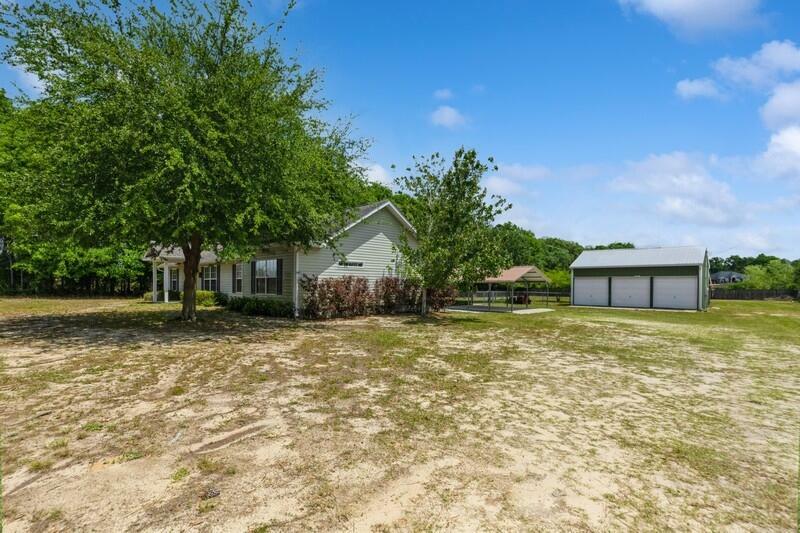 Property Photo: 2377 Lake Silver Road FL 32536