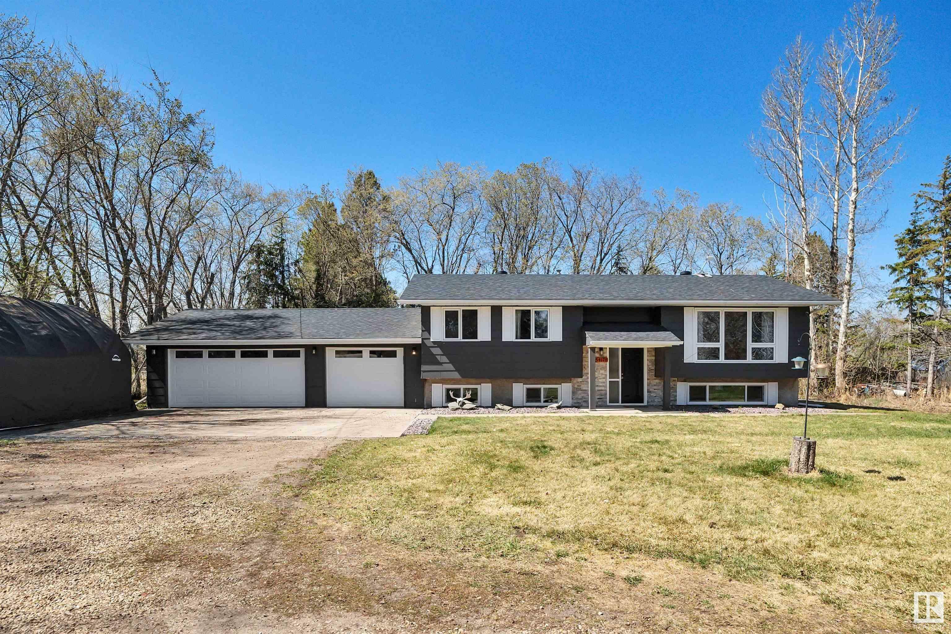 Property Photo: 54178 Rge Road 220 AB T8L 3Y7