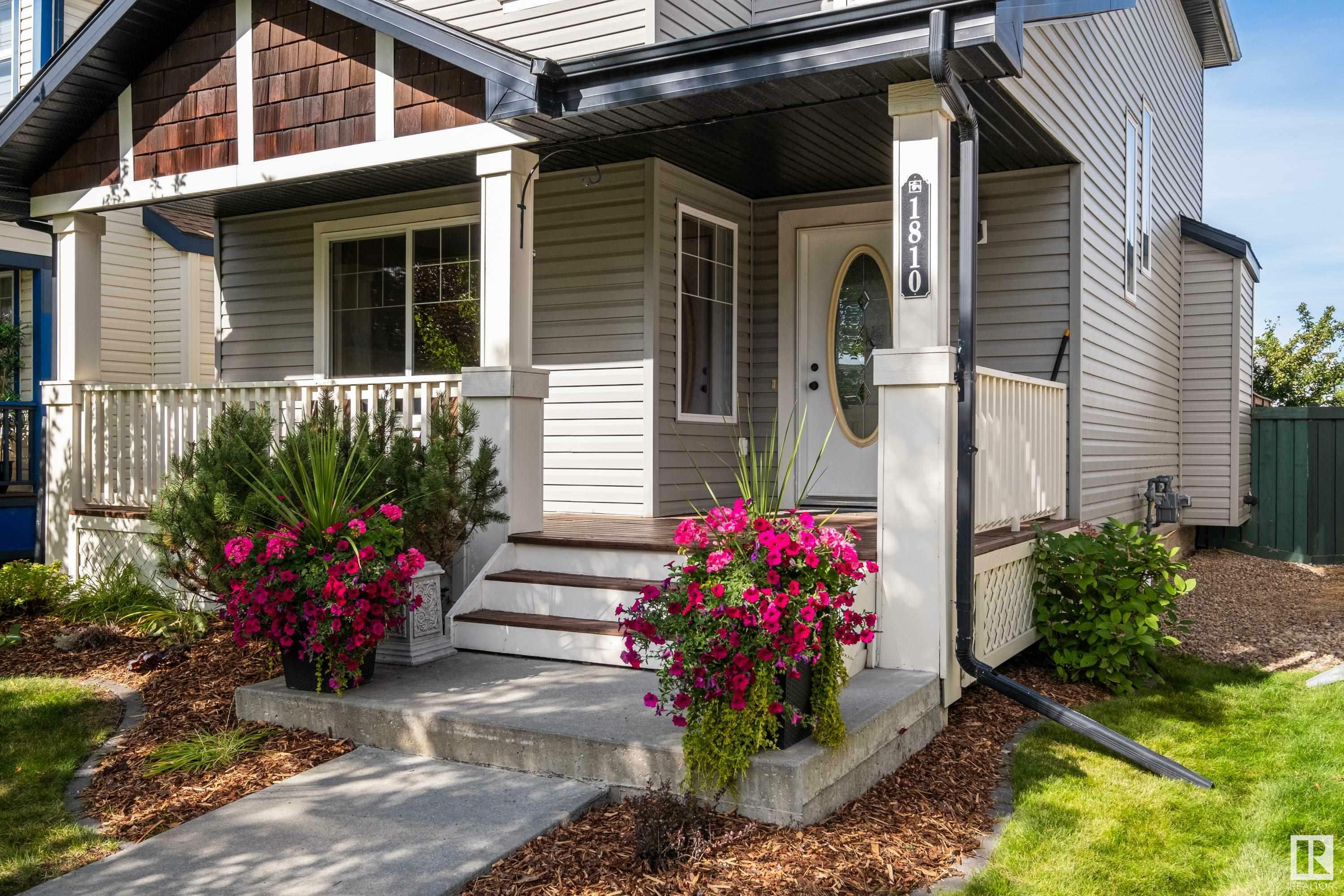 Photo de la propriété: 1810 121 Street SW AB T6W 1T5