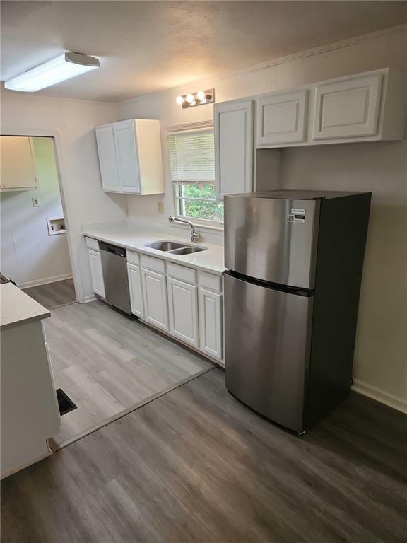 Property Photo: 304 Elizabeth Lane GA 30223